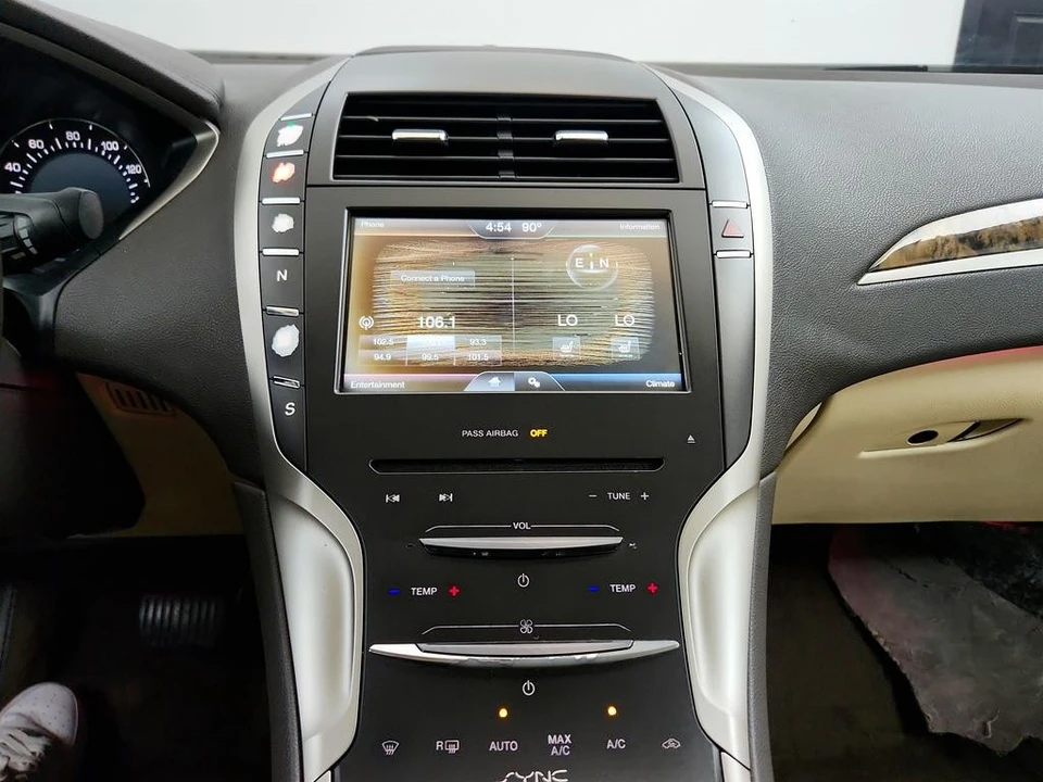 2015 Lincoln MKZ - Image 19 of 31