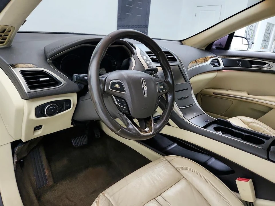 2015 Lincoln MKZ - Image 13 of 31