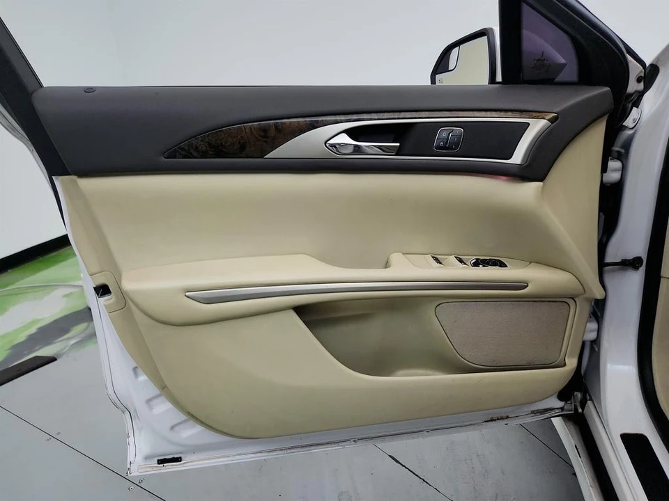 2015 Lincoln MKZ - Image 21 of 31