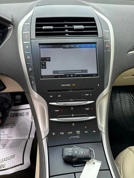 2015 Lincoln MKZ - Image 10 of 12