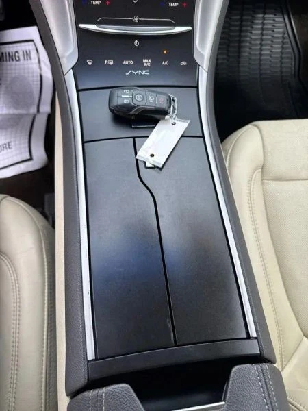 2015 Lincoln MKZ - Image 11 of 12
