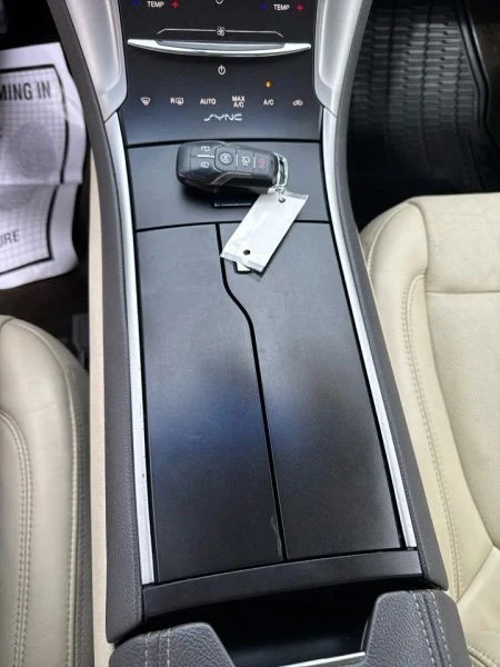 2015 Lincoln MKZ - Image 11 of 12