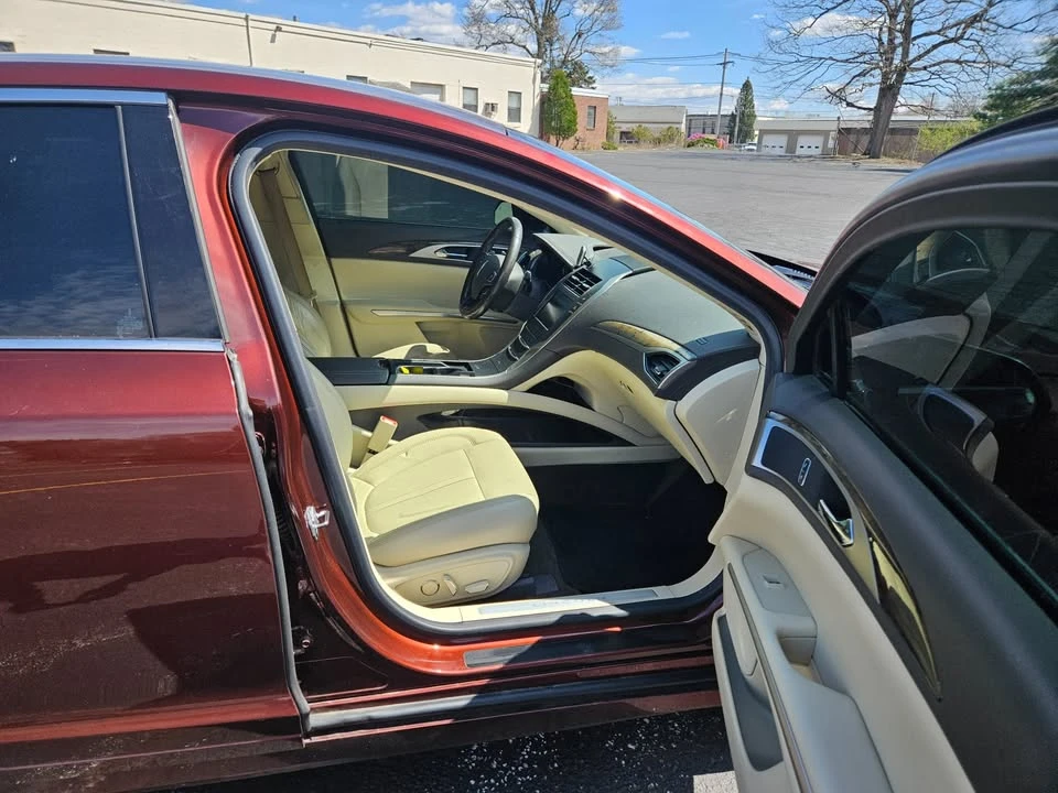 2015 Lincoln MKZ - Image 18 of 20