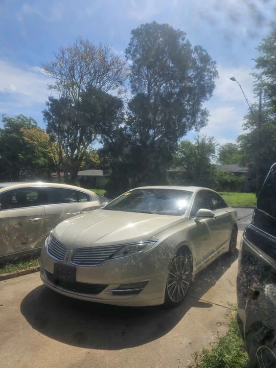 2015 Lincoln MKZ - Image 2 of 3