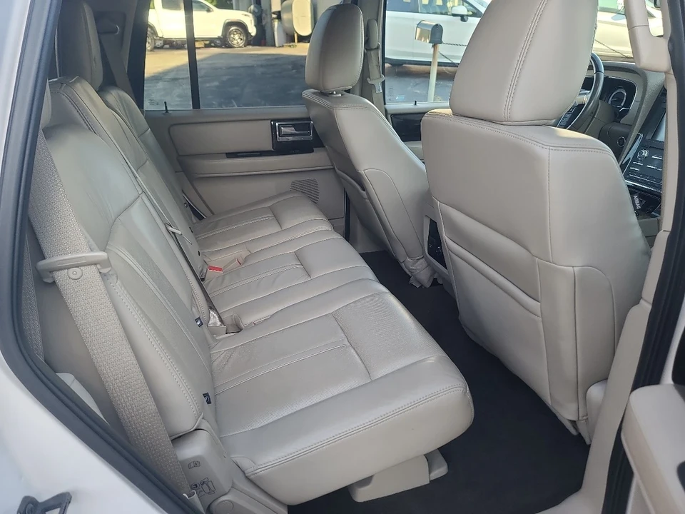 2015 Lincoln Navigator 3rd Gen - Image 15 of 21