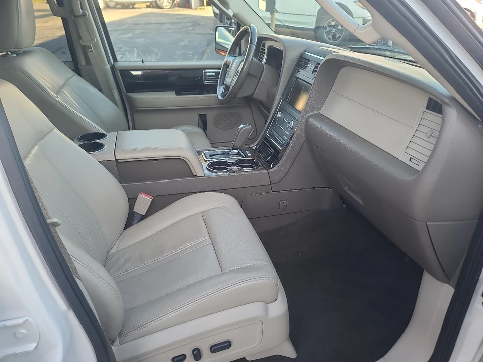 2015 Lincoln Navigator 3rd Gen - Image 16 of 21