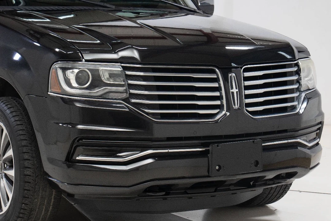 2015 Lincoln Navigator 3rd Gen - Image 10 of 12