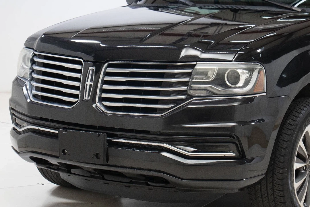 2015 Lincoln Navigator 3rd Gen - Image 9 of 12
