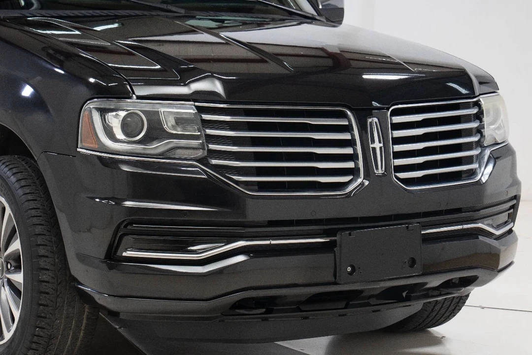 2015 Lincoln Navigator 3rd Gen - Image 10 of 12