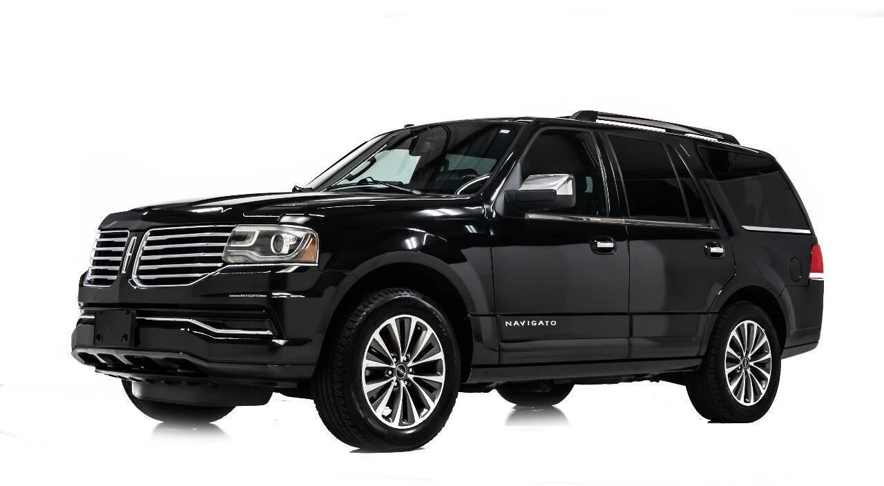 2015 Lincoln Navigator 3rd Gen - Image 2 of 12