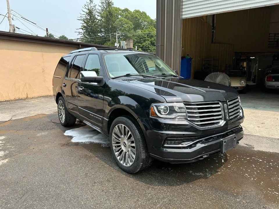 2015 Lincoln Navigator 3rd Gen - Image 3 of 21