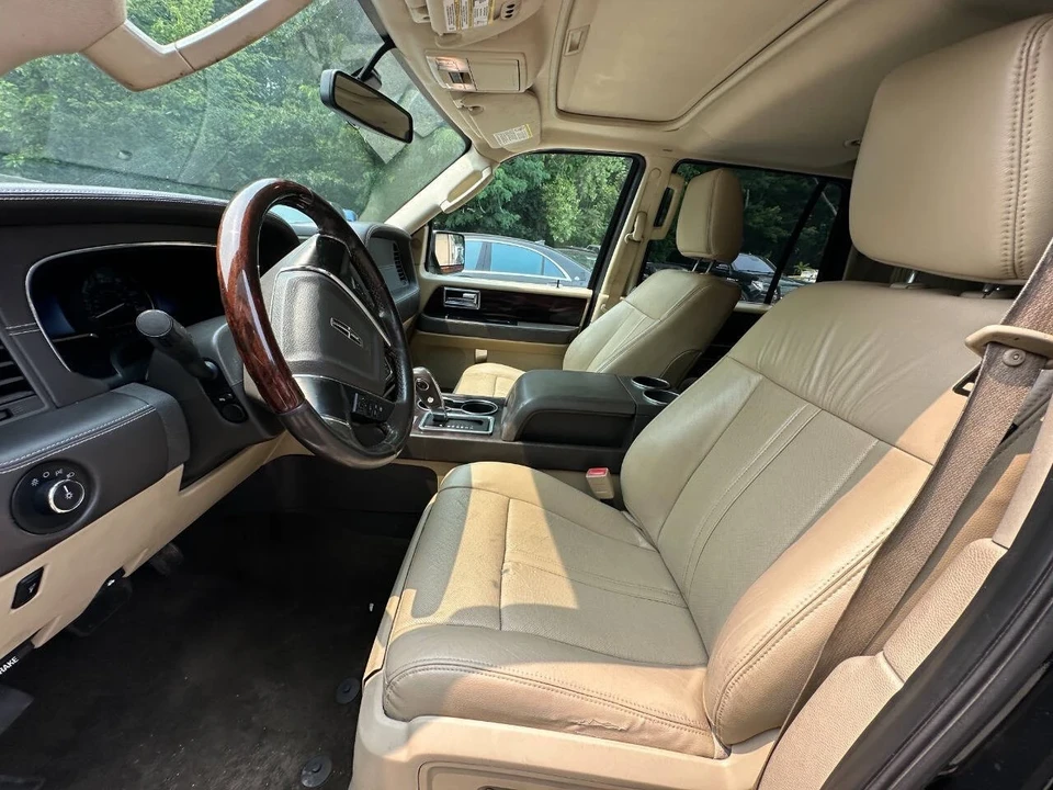 2015 Lincoln Navigator 3rd Gen - Image 9 of 21