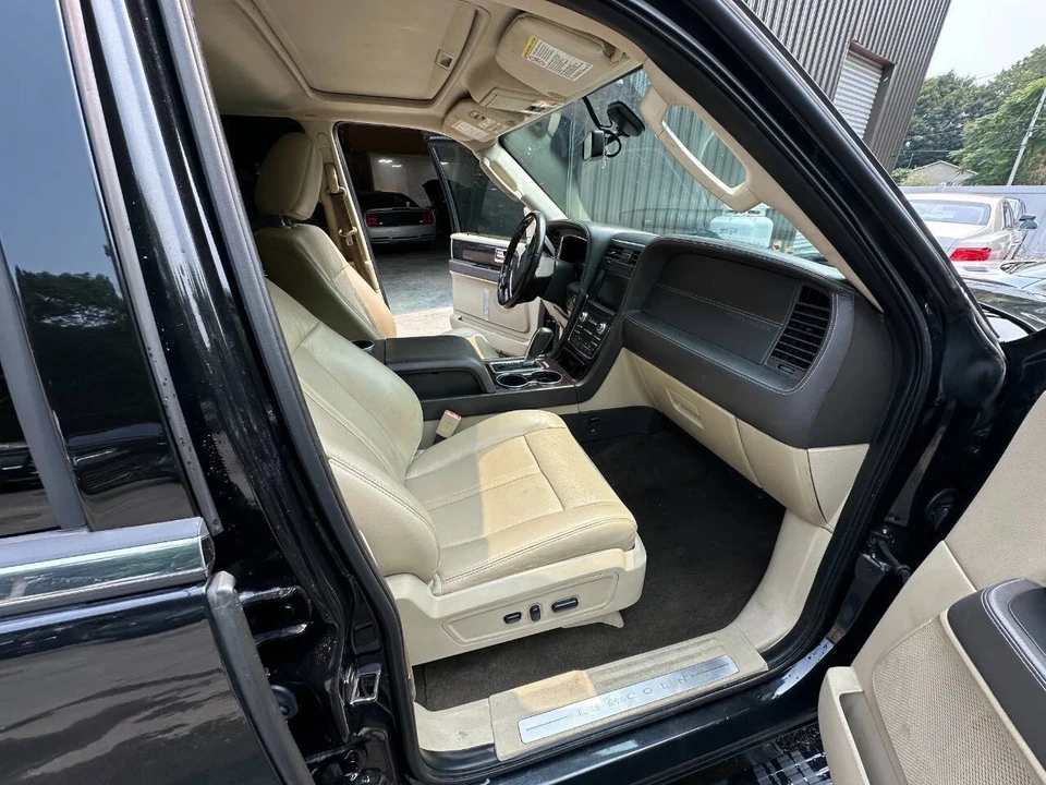 2015 Lincoln Navigator 3rd Gen - Image 19 of 21