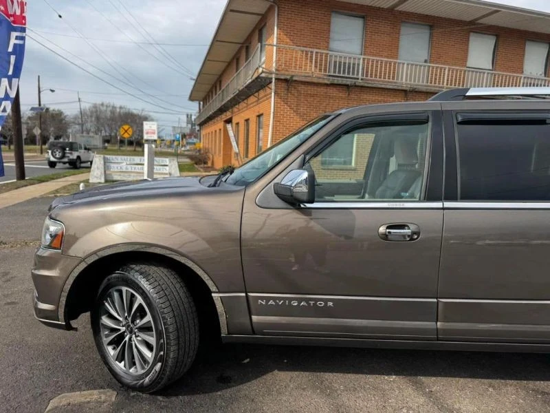 2015 Lincoln Navigator 3rd Gen - Image 6 of 12