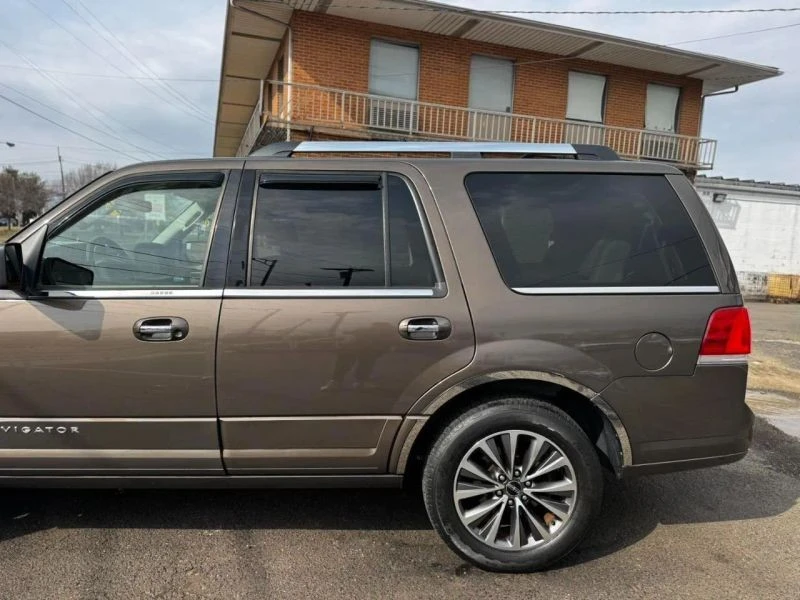 2015 Lincoln Navigator 3rd Gen - Image 8 of 12