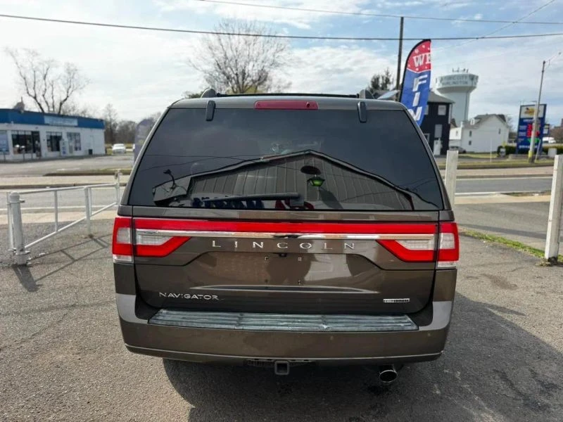 2015 Lincoln Navigator 3rd Gen - Image 11 of 12
