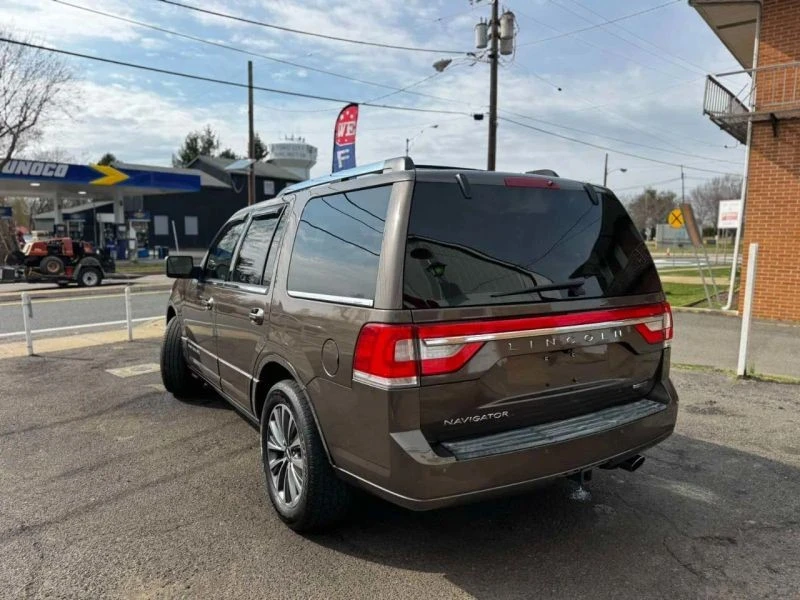 2015 Lincoln Navigator 3rd Gen - Image 10 of 12