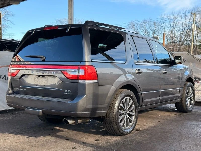 2015 Lincoln Navigator 3rd Gen - Image 9 of 12