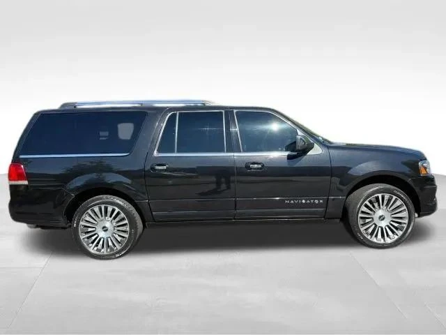 2015 Lincoln Navigator 3rd Gen - Image 9 of 12