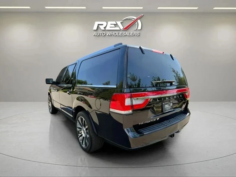 2015 Lincoln Navigator 3rd Gen - Image 3 of 12