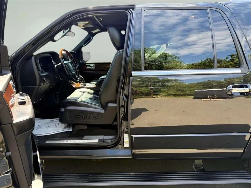 2015 Lincoln Navigator 3rd Gen - Image 11 of 12