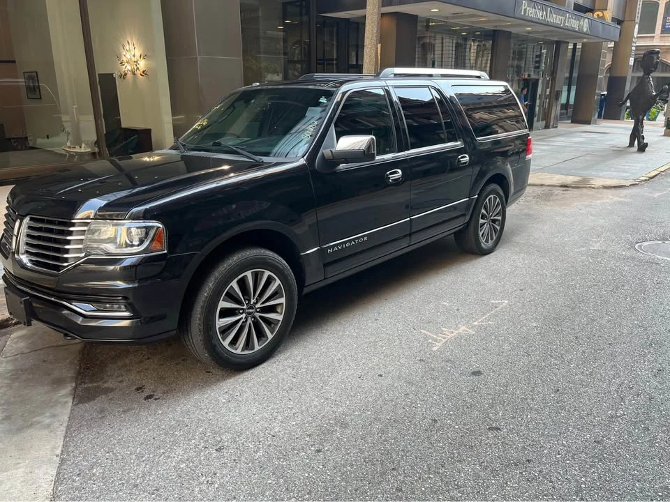 2015 Lincoln Navigator 3rd Gen - Image 5 of 17