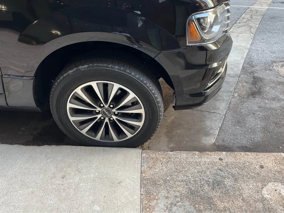 2015 Lincoln Navigator 3rd Gen - Image 3 of 17