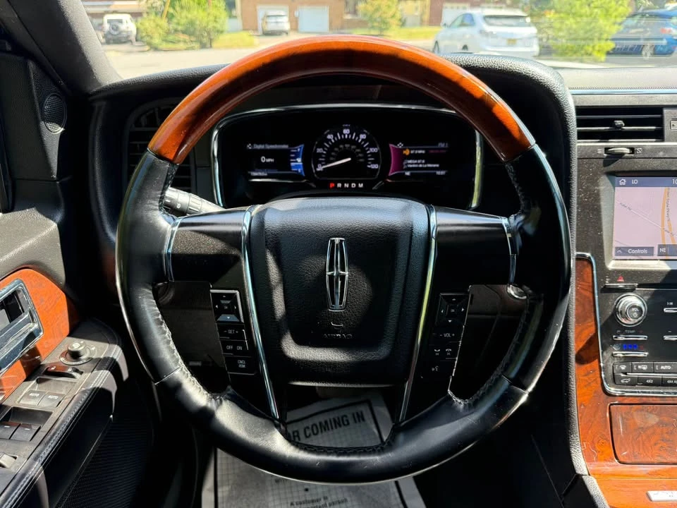 2015 Lincoln Navigator - Image 4 of 8