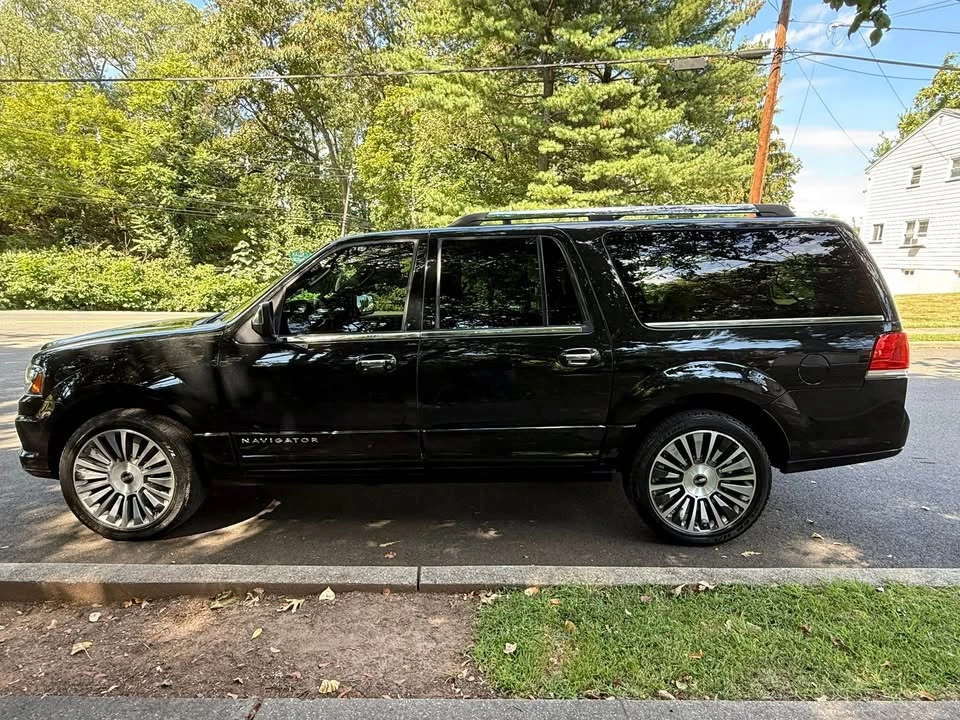2015 Lincoln Navigator - Image 7 of 8