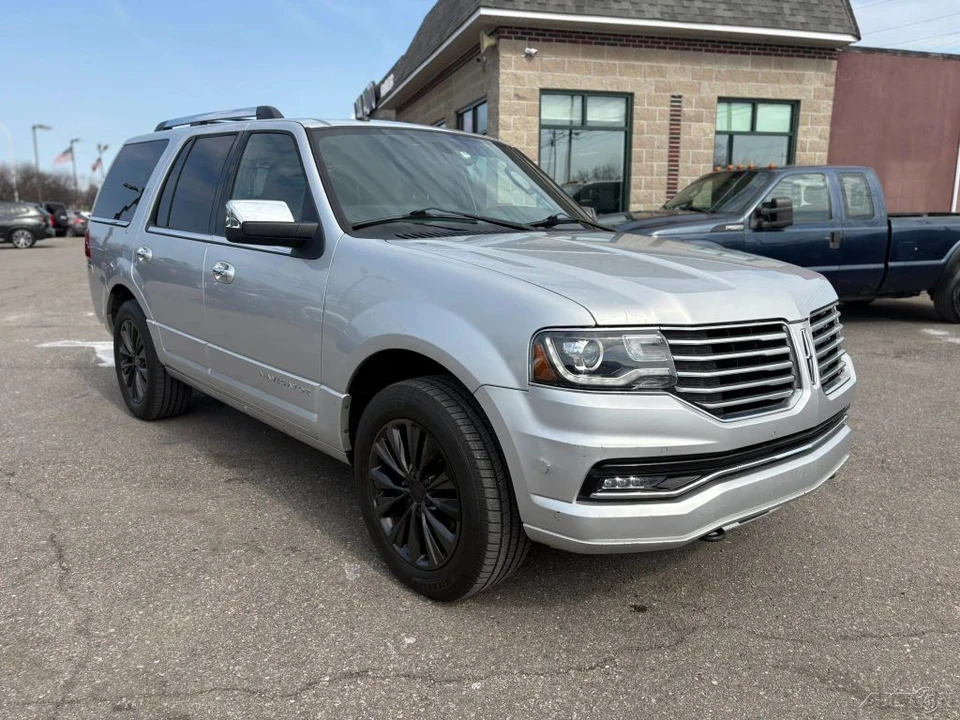 2015 Lincoln Navigator 3rd Gen - Image 3 of 12