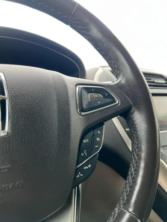 2015 Lincoln MKC - Image 17 of 20