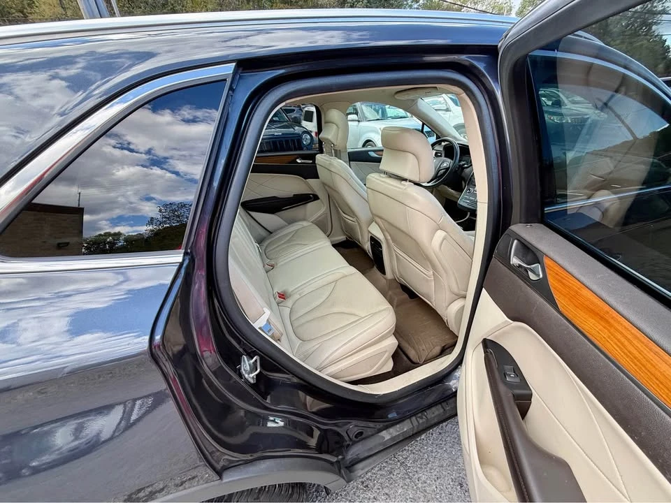 2015 Lincoln MKC - Image 9 of 17