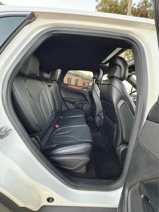 2015 Lincoln MKC - Image 9 of 16