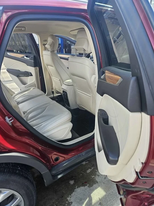 2015 Lincoln MKC - Image 11 of 15