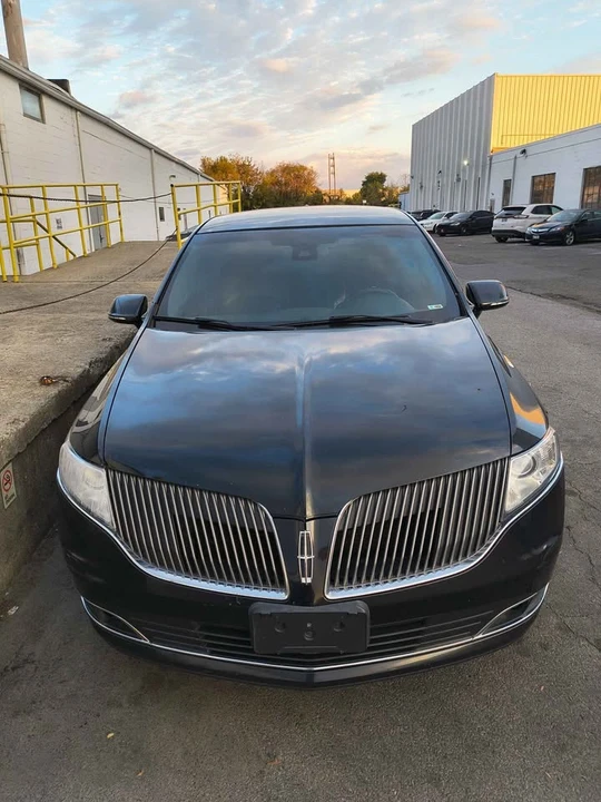 2015 Lincoln MKT - Image 2 of 6
