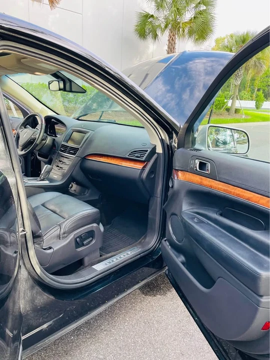 2015 Lincoln MKT - Image 14 of 20