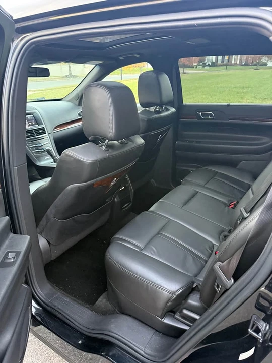 2015 Lincoln MKT - Image 8 of 11