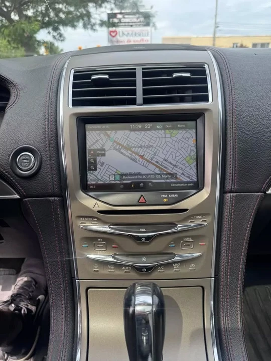 2015 Lincoln MKX - Image 14 of 19