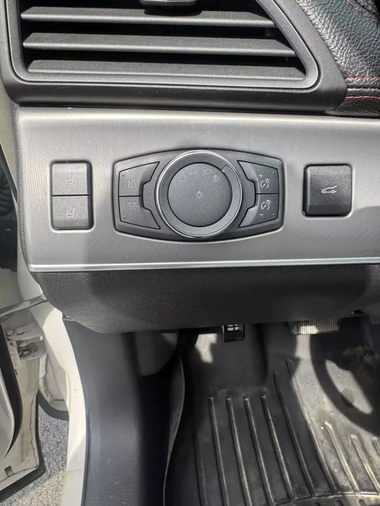 2015 Lincoln MKX - Image 18 of 19