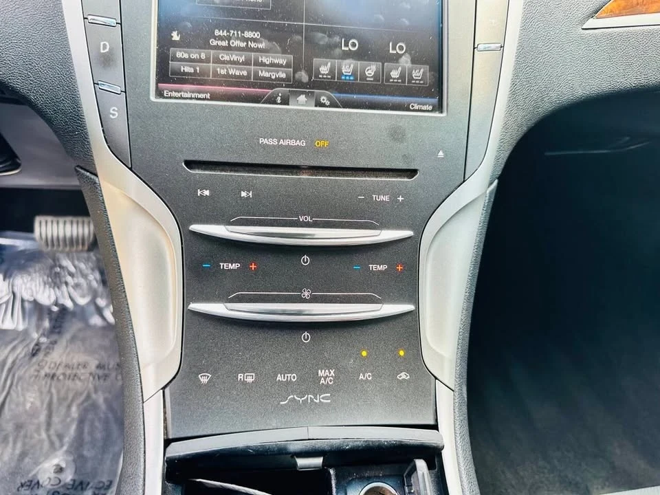 2015 Lincoln MKZ - Image 14 of 19