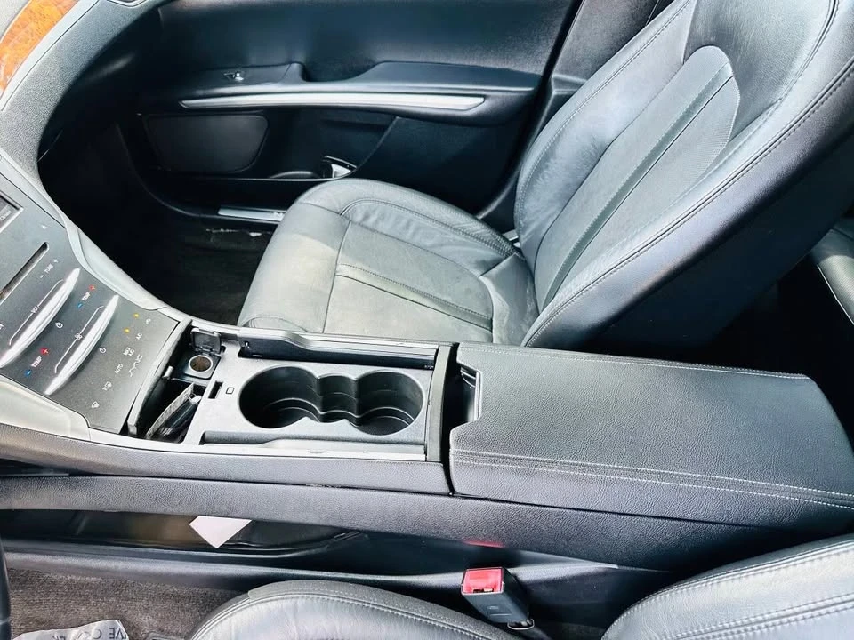 2015 Lincoln MKZ - Image 16 of 19