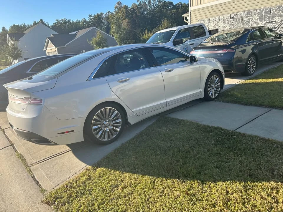 2015 Lincoln MKZ - Image 2 of 3