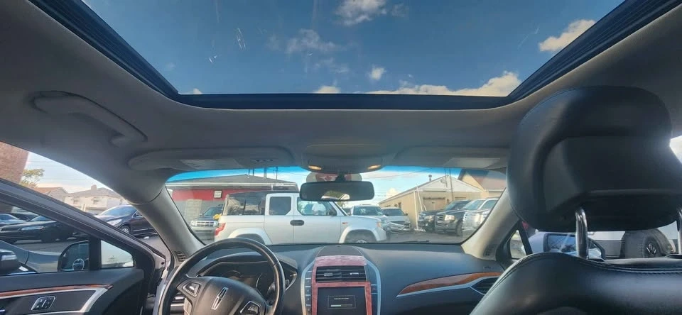 2015 Lincoln MKZ - Image 8 of 11