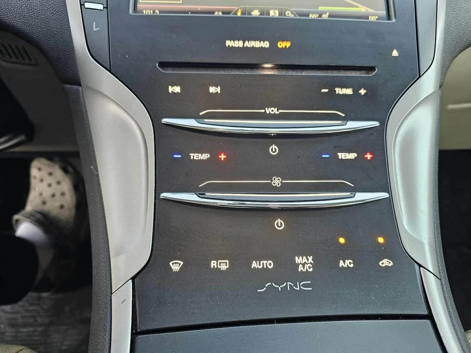 2015 Lincoln MKZ - Image 8 of 20