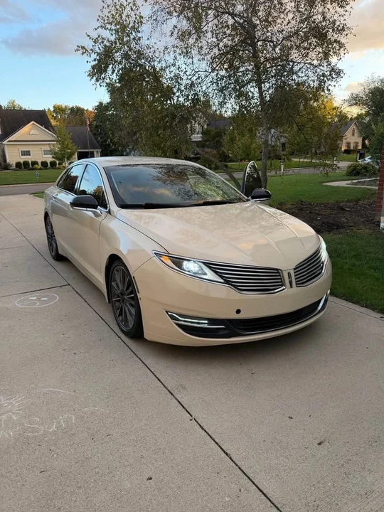 2015 Lincoln MKZ - Image 2 of 8