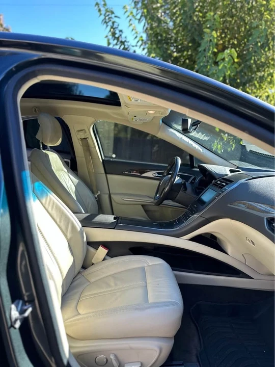 2015 Lincoln MKZ - Image 10 of 14