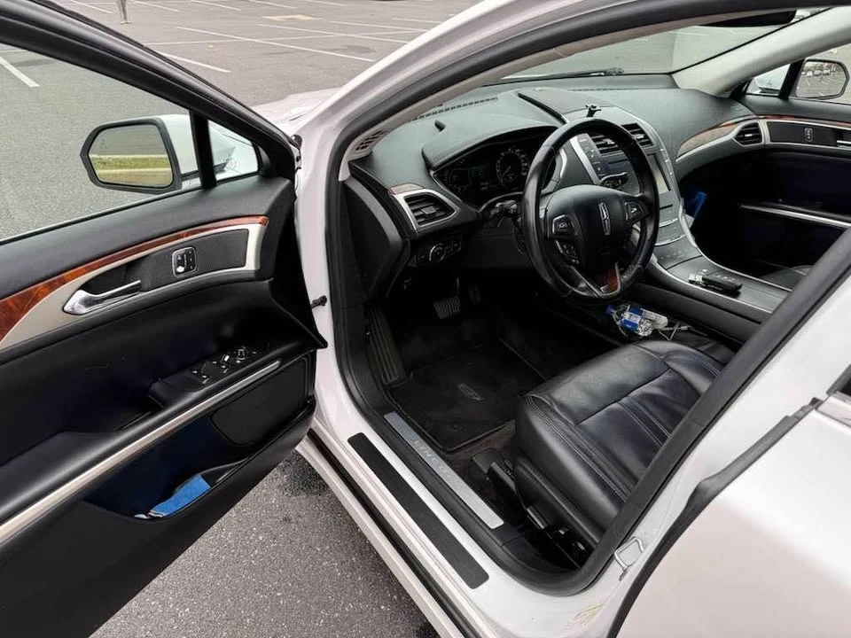 2015 Lincoln MKZ - Image 12 of 16