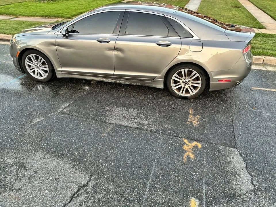 2015 Lincoln MKZ - Image 2 of 11