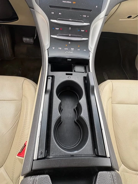 2015 Lincoln MKZ - Image 10 of 17