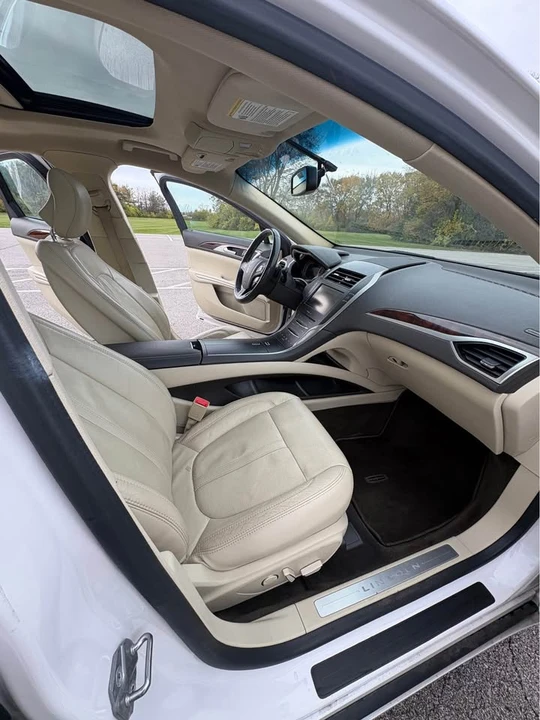 2015 Lincoln MKZ - Image 12 of 17